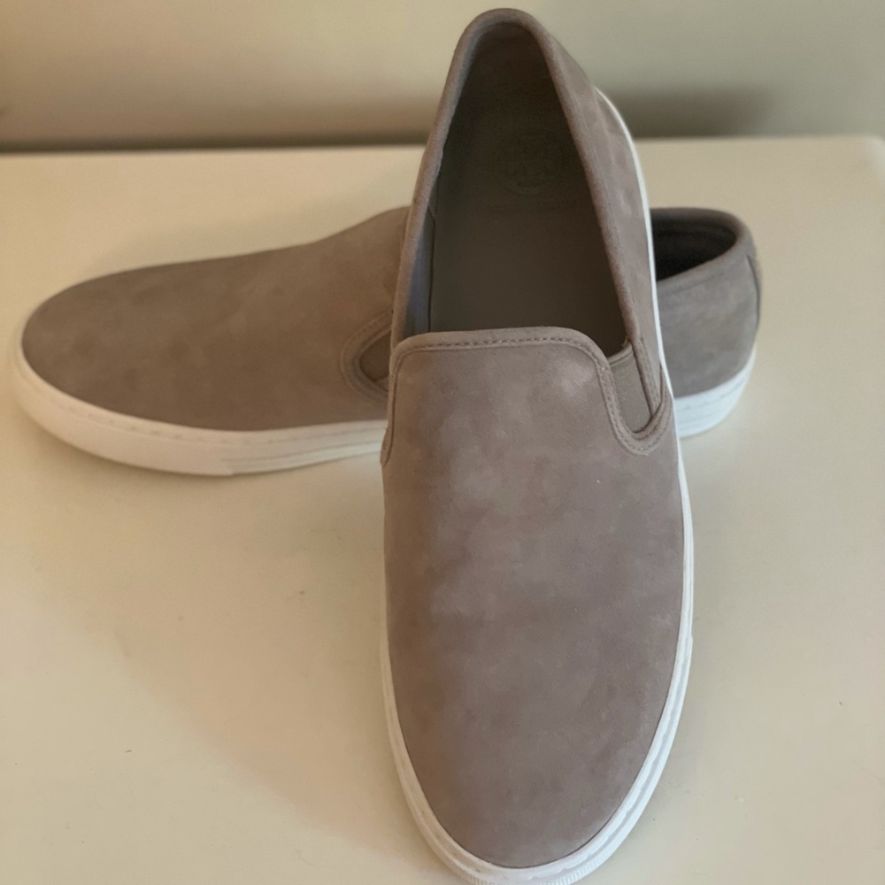 NWT Tory Burch Jesse Suede Slip On Sneake, Size 8